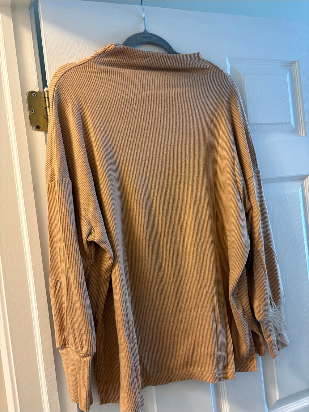 Women’s Ribbed Long-Sleeve Sweater - Camel